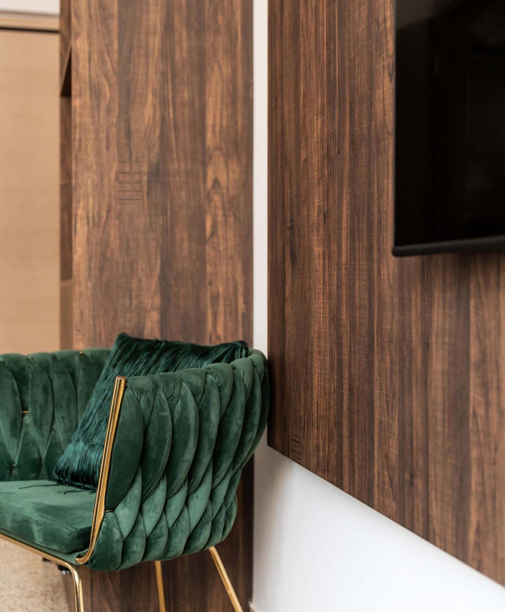Dema Luxury Suites - Perikleous E4